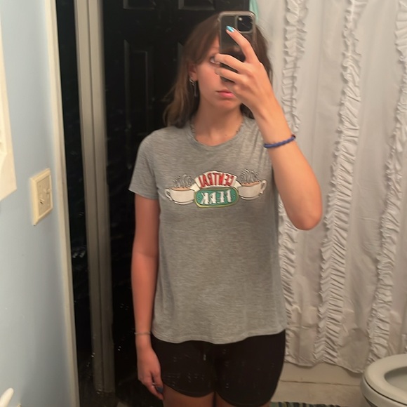 FRIENDS Central Perk T-Shirt - Picture 6 of 9